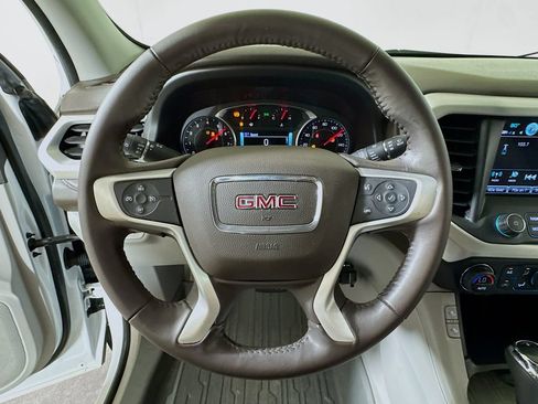 Used 2019 GMC Acadia SLT AWD/4WD image 9