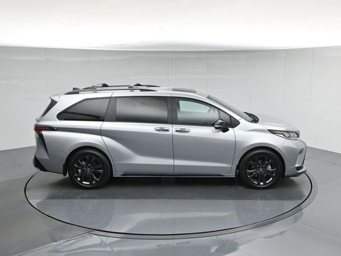 Used 2025 Toyota Sienna XSE w/ XSE Premium Package FWD image 44