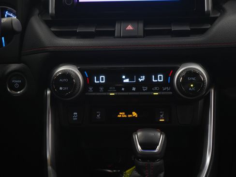 Used 2025 Toyota RAV4 SE w/ Weather & Moonroof Package AWD/4WD image 18