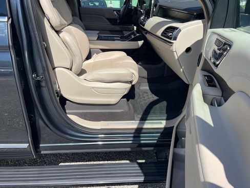 Used 2021 Lincoln Navigator L Reserve w/ Luxury Package AWD/4WD image 12