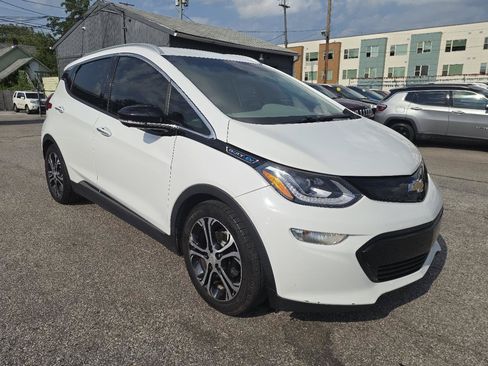 Used 2017 Chevrolet Bolt Premier w/ Driver Confidence II Package FWD image 3