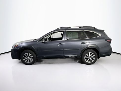 Used 2023 Subaru Outback Premium image 8