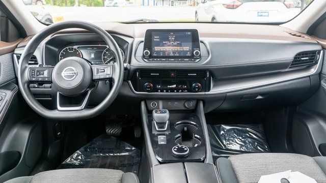 Used 2021 Nissan Rogue SV AWD/4WD image 14