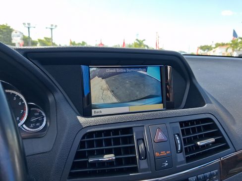 Used 2011 Mercedes-Benz E 350 Cabriolet image 21