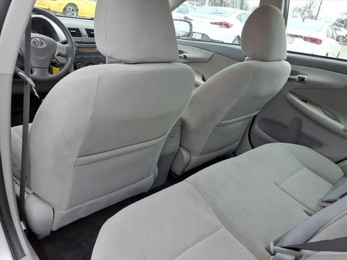 Used 2010 Toyota Corolla LE image 19