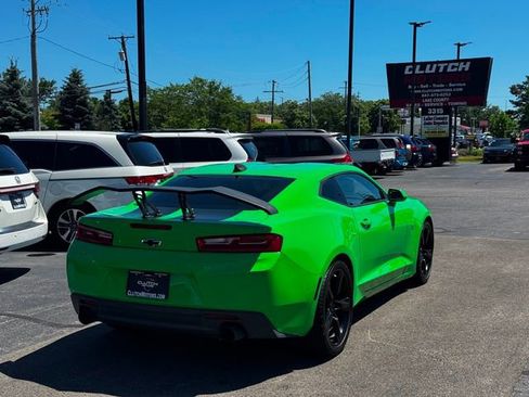 Used 2017 Chevrolet Camaro LT RWD image 5