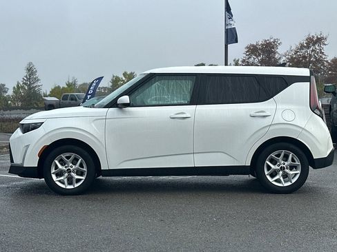 Used 2024 Kia Soul LX w/ Option Group 015 image 7