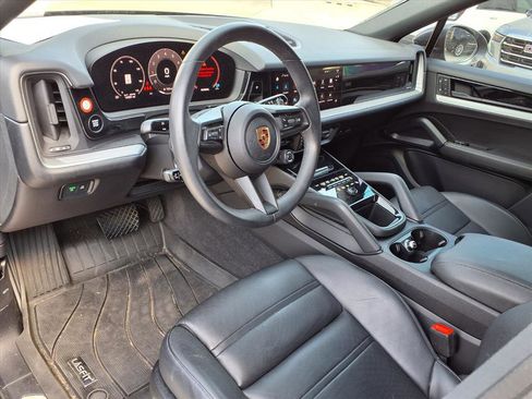 Used 2024 Porsche Cayenne Coupe AWD/4WD image 12