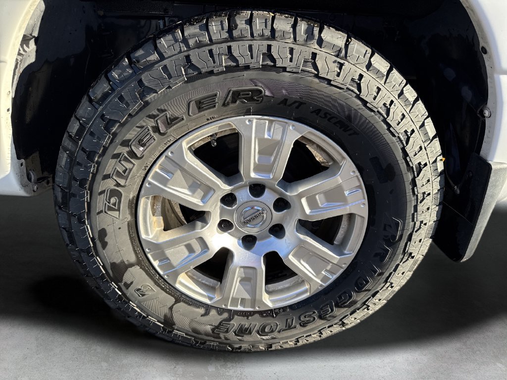 Used 2017 Nissan Titan SV AWD/4WD image 14