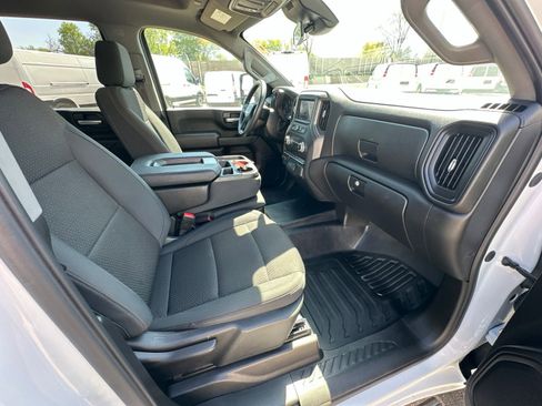 Used 2025 GMC Sierra 3500 Pro AWD/4WD image 15