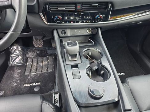 Used 2024 Nissan Rogue SL w/ SL Premium Package image 22