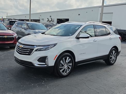 Certified 2024 Chevrolet Equinox Premier FWD image 2