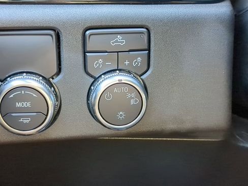 Used 2024 GMC Sierra 1500 SLE image 28