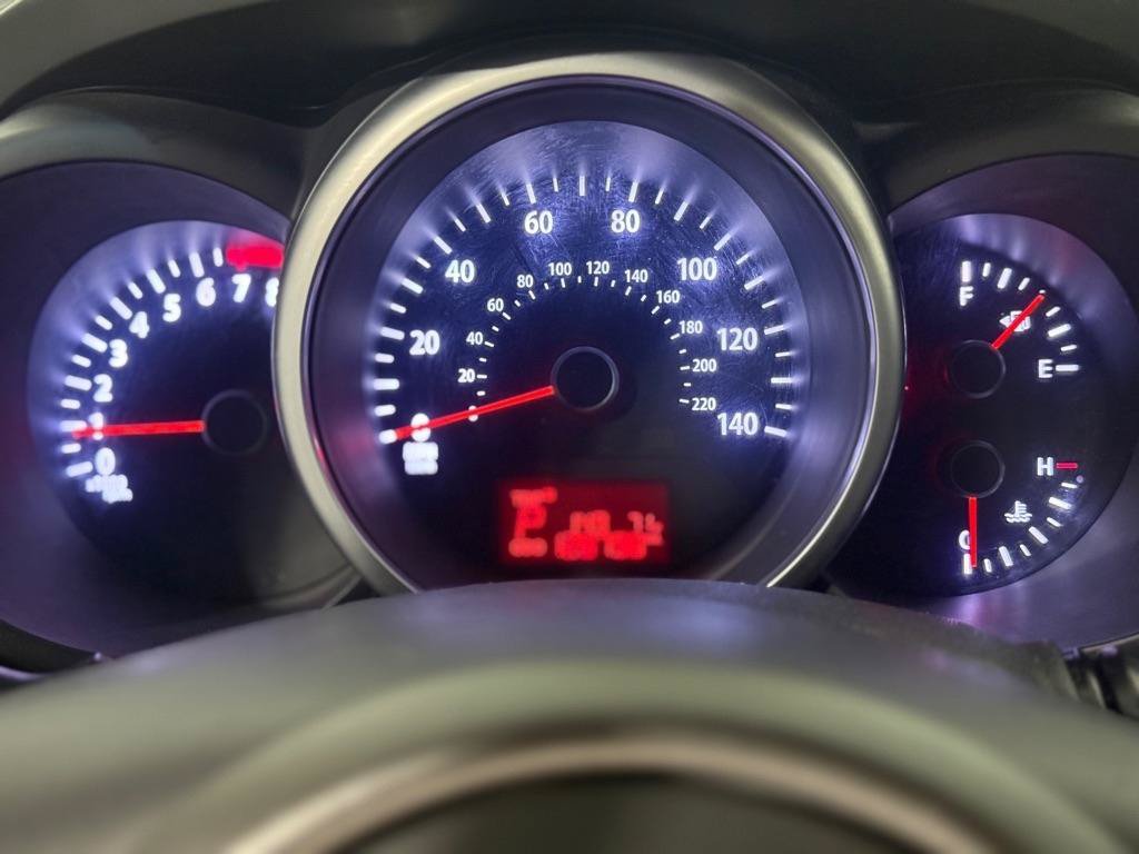 Used 2013 Kia Soul + FWD image 12