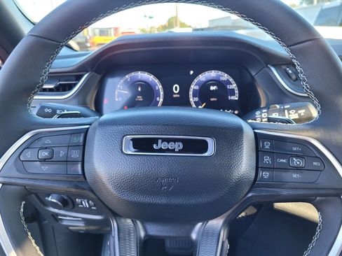 New 2025 Jeep Grand Cherokee L Altitude image 20