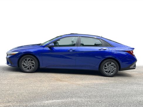 Used 2024 Hyundai Elantra SEL FWD image 19