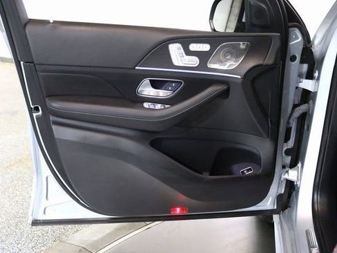 Used 2024 Mercedes-Benz GLE 450 4MATIC w/ AMG Line Exterior image 19