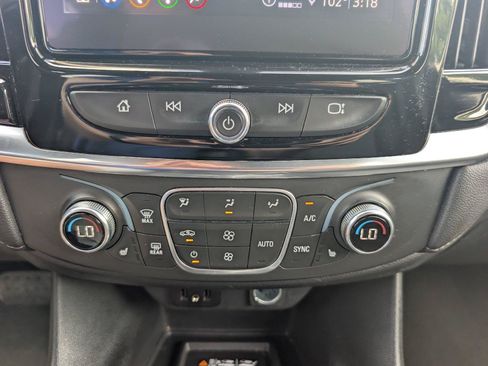 Used 2023 Chevrolet Traverse LT FWD image 15