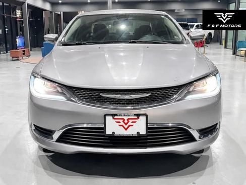 Used 2015 Chrysler 200 Limited FWD image 5