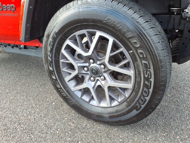 Used 2026 Jeep Wrangler Unlimited Sahara AWD/4WD image 4
