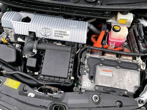 Used 2012 Toyota Prius Three image 29