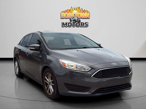 Used 2016 Ford Focus SE FWD image 11