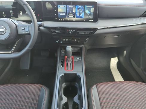 Used 2026 Nissan Kicks SR FWD image 26