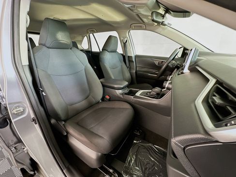 Used 2025 Toyota RAV4 LE image 27