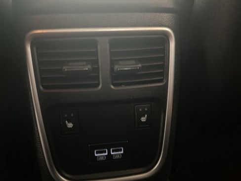 Used 2018 Chrysler 300 Limited w/ Safetytec Plus Group image 28