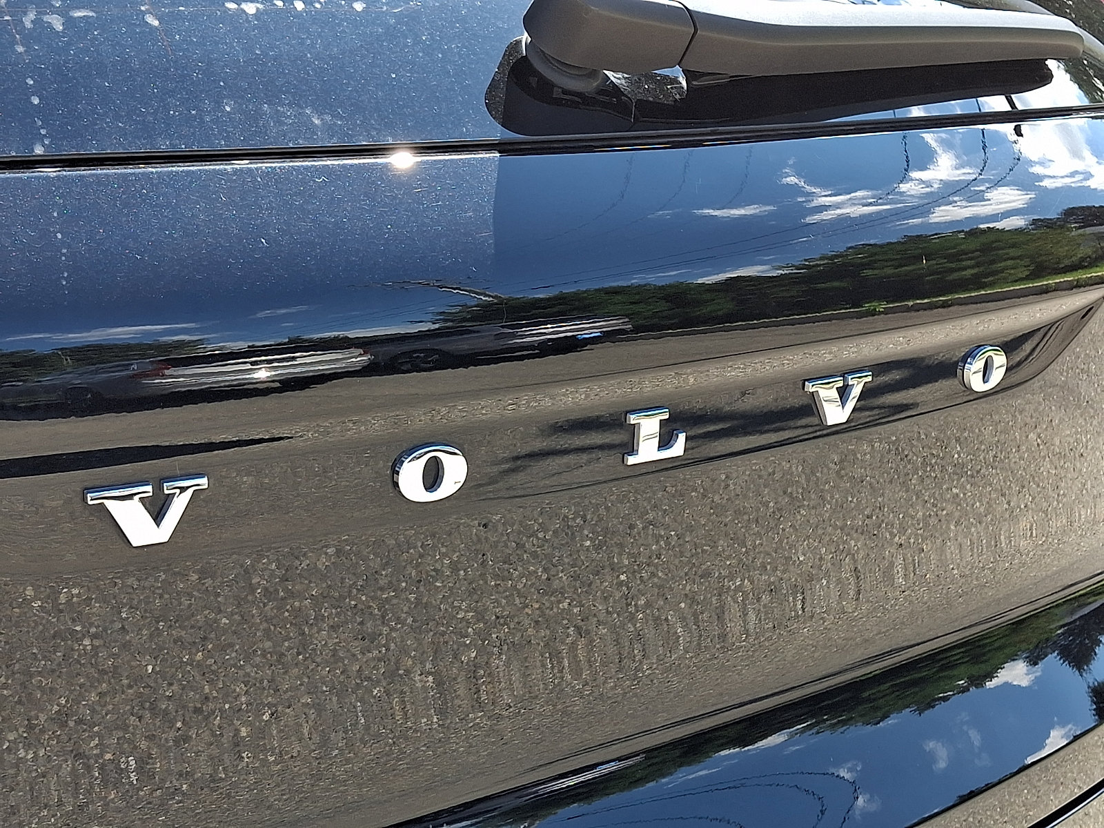 Used 2024 Volvo XC40 B5 Plus w/ Protection Package Premier AWD/4WD image 31