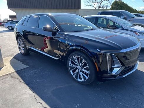 Used 2024 Cadillac Lyriq Luxury w/ LPO, Floor Liner Package image 12