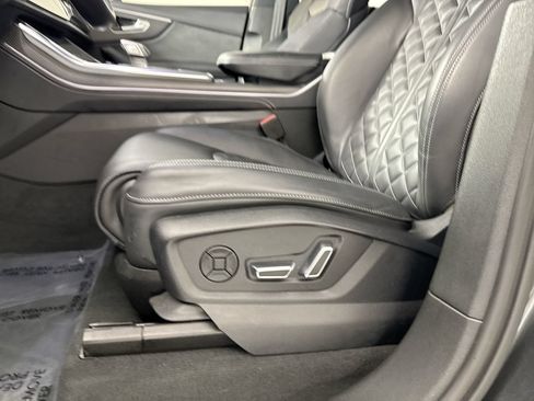 Used 2025 Audi SQ7 Premium Plus AWD/4WD image 28