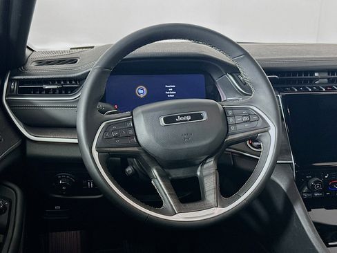 Used 2024 Jeep Grand Cherokee L Limited w/ Luxury Tech Group II image 18