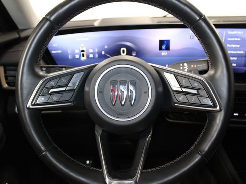 Used 2024 Buick Envision Avenir image 37