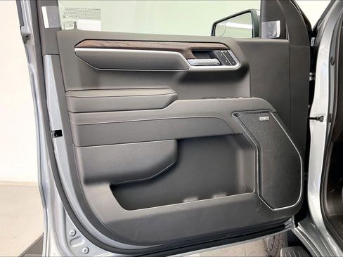 New 2026 GMC Sierra 1500 SLT w/ SLT Premium Package image 12