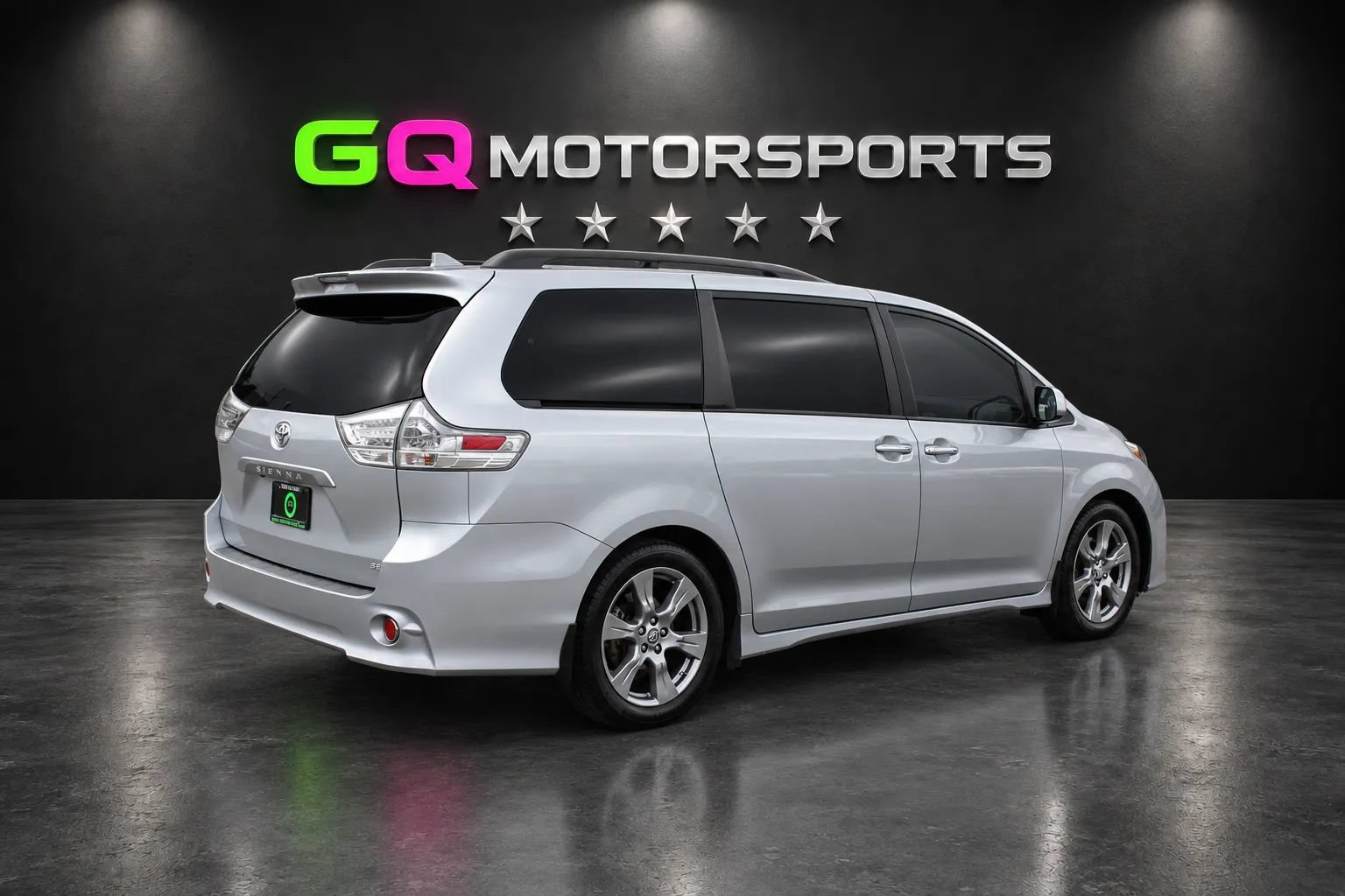 Used 2018 Toyota Sienna SE w/ SE Preferred Package FWD image 9