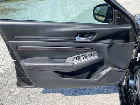 Used 2021 Nissan Altima 2.5 SR w/ SR Premium Package FWD image 16