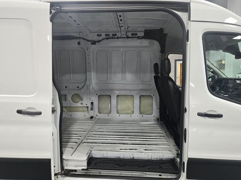 Used 2024 Ford Transit 250 148 Medium Roof RWD image 9