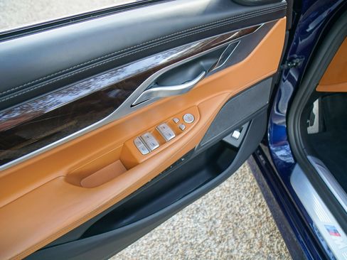 Used 2020 BMW 750i xDrive image 17