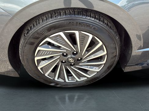 Used 2025 Hyundai Sonata SEL FWD image 34