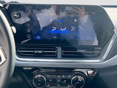 Used 2025 Chevrolet Trax ACTIV w/ Driver Confidence Package image 12