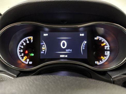 Used 2017 Jeep Grand Cherokee Laredo w/ Quick Order Package 23E image 11