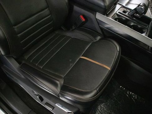 Used 2021 Ford F150 Platinum image 18