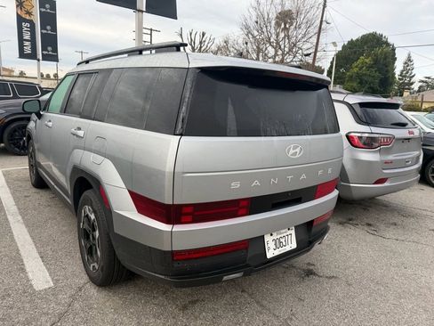 Used 2025 Hyundai Santa Fe SEL image 4