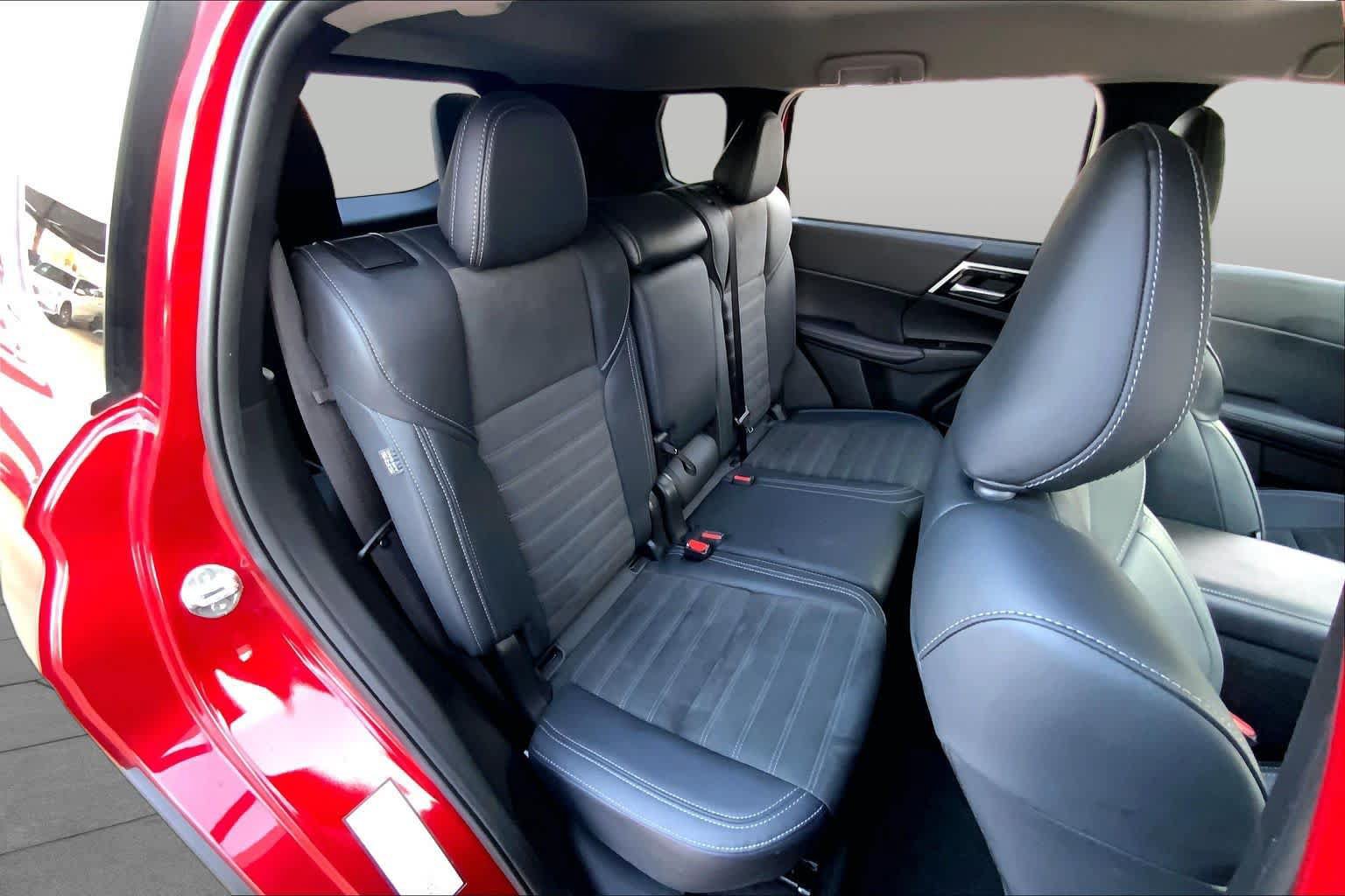 Used 2025 Mitsubishi Outlander SE FWD image 20