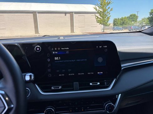 Used 2025 Chevrolet Equinox LT FWD image 16
