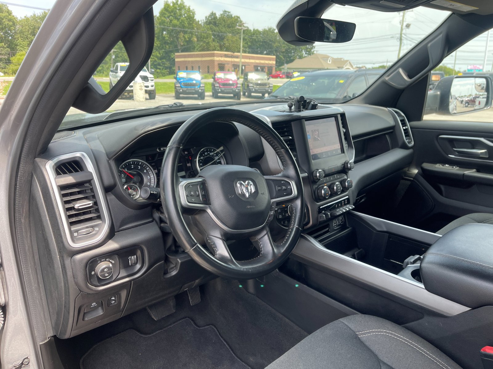 Used 2022 RAM 1500 Big Horn AWD/4WD image 11