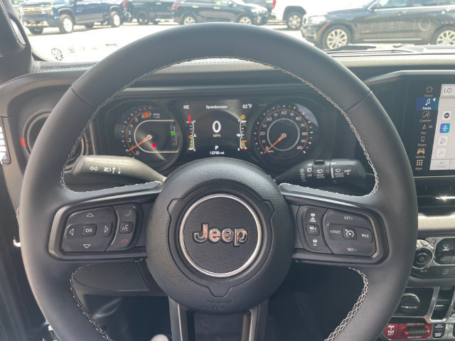Certified 2025 Jeep Wrangler Unlimited Rubicon AWD/4WD image 30