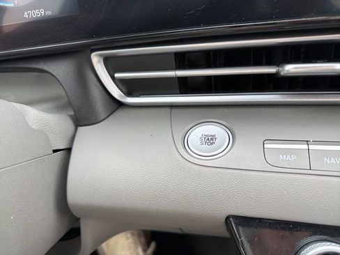 Used 2024 Hyundai Elantra SEL image 24