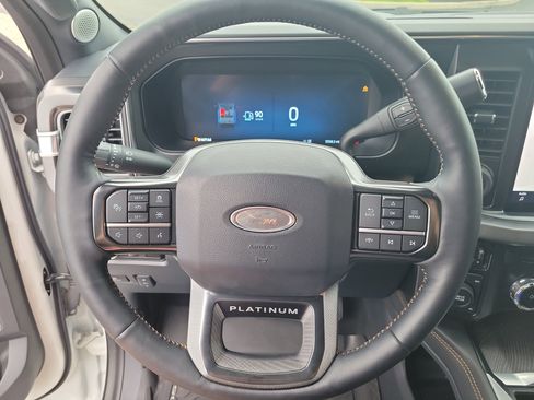 Used 2024 Ford F250 Platinum image 26